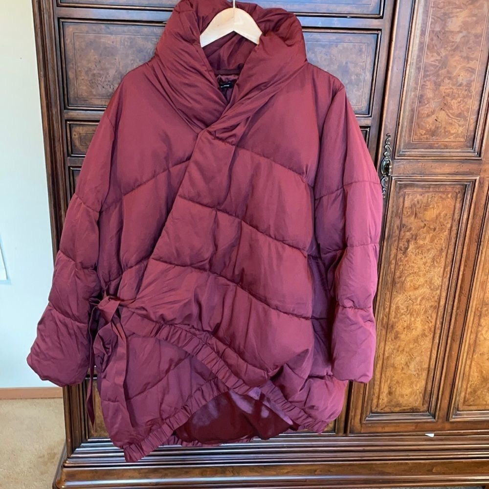 Nwot Universal Standard Maroon Woman’s Puffer Jacket